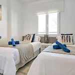 Modern 3 Bedroom Apartment In Puerto Banus
