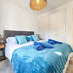 Modern 3 Bedroom Apartment In Puerto Banus