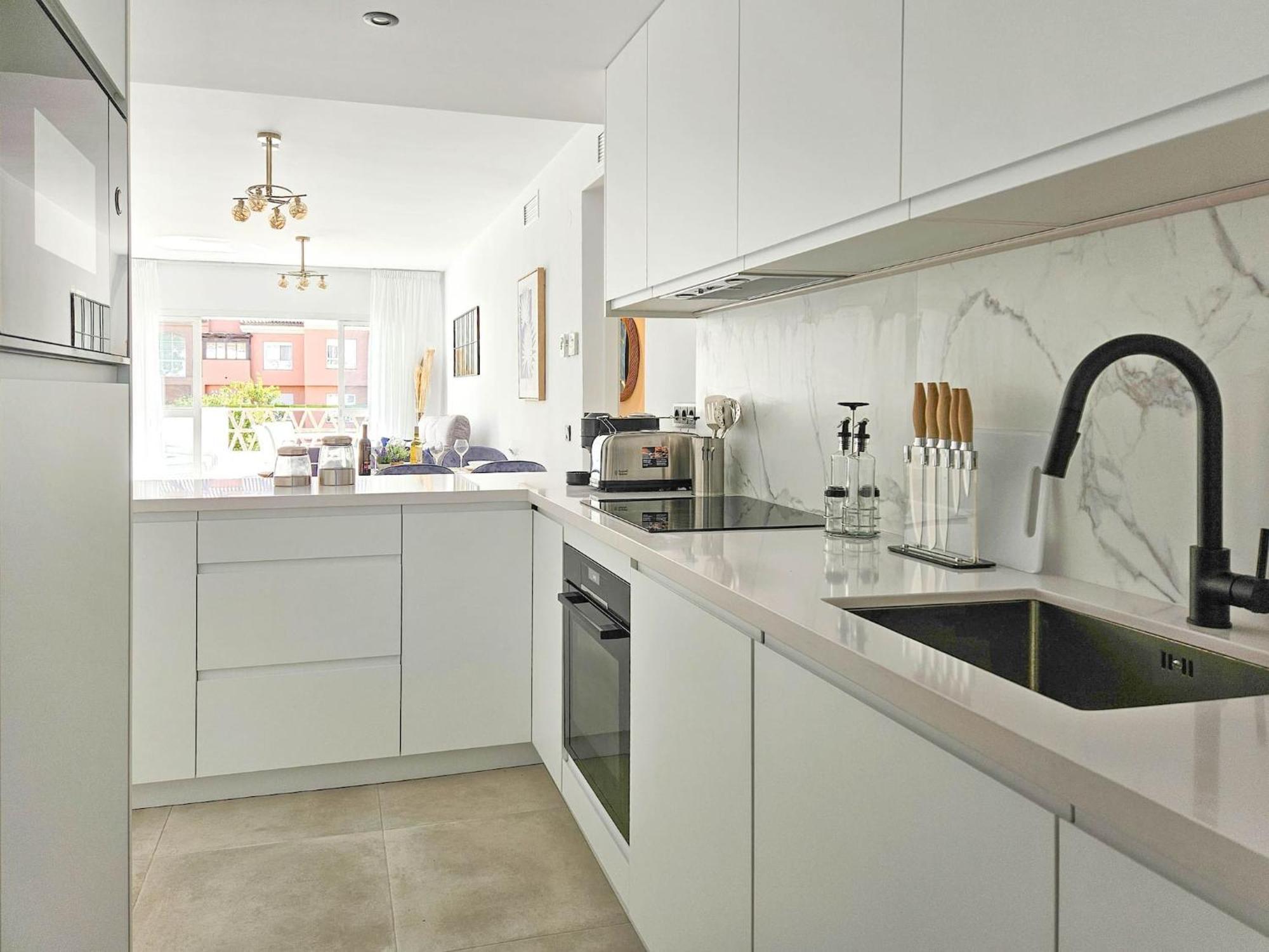 Modern 3 Bedroom In Puerto Banus Apartment *